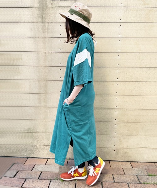 OLD BETTY'S（オールドベティーズ）の「Wide Football Long T-shirts（ワンピース・レディース・グリーン/ネイビー・FREE）」の13枚目の写真