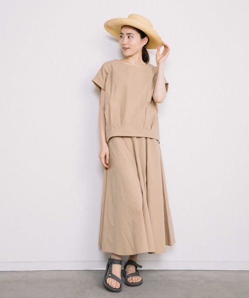 Chaco closet(チャコ クローゼット)の「セットアップ裾タックプルオーバー×フレアーロングスカート(セットアップ・レディース・レッド/ブラック/ベージュ・FREE)」の17枚目の写真