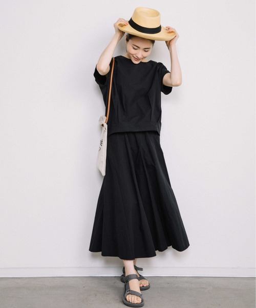 Chaco closet(チャコ クローゼット)の「セットアップ裾タックプルオーバー×フレアーロングスカート(セットアップ・レディース・レッド/ブラック/ベージュ・FREE)」の15枚目の写真
