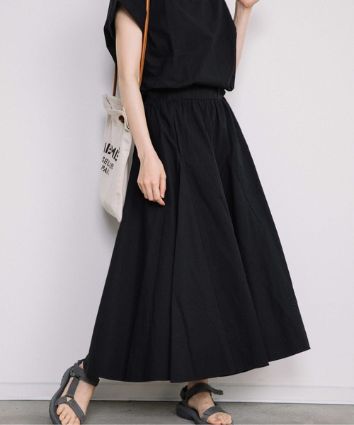 Chaco closet(チャコ クローゼット)の「セットアップ裾タックプルオーバー×フレアーロングスカート(セットアップ・レディース・レッド/ブラック/ベージュ・FREE)」の11枚目の写真