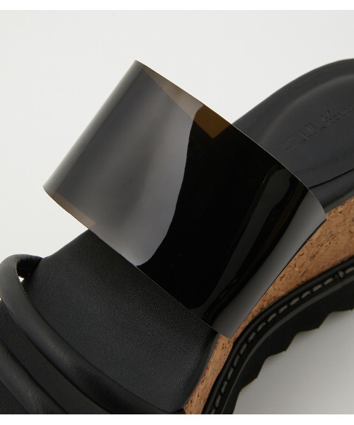 AZUL by moussy（アズールバイマウジー）の「SHARK SOLE CORK HEEL SANDALS（サンダル・レディース・ブラック系その他/ブラック・MEDIUM/LARGE/SMALL）」の6枚目の写真