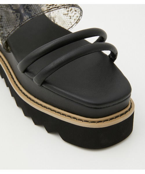 AZUL by moussy（アズールバイマウジー）の「SHARK SOLE CORK HEEL SANDALS（サンダル・レディース・ブラック系その他/ブラック・MEDIUM/LARGE/SMALL）」の15枚目の写真