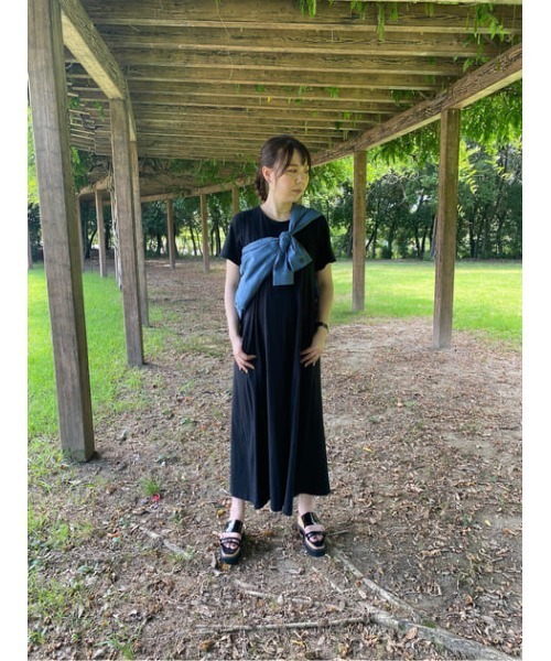 AZUL by moussy（アズールバイマウジー）の「SHARK SOLE CORK HEEL SANDALS（サンダル・レディース・ブラック系その他/ブラック・MEDIUM/LARGE/SMALL）」の17枚目の写真