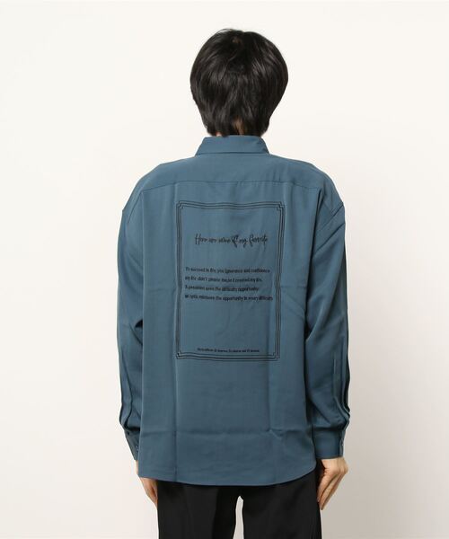 Naive magic(ナイーブマジック)の「【a】ナチュラルストレッチ バックプリント/バック刺しゅうシャツ(シャツ/ブラウス・メンズ・ブルー/ブラック系その他/チャコールグレー/ブルー系その他/ホワイト系その他/ホワイト/マルチ/ベージュ系その他/ブラック・LARGE/X-LARGE/MEDIUM)」の19枚目の写真