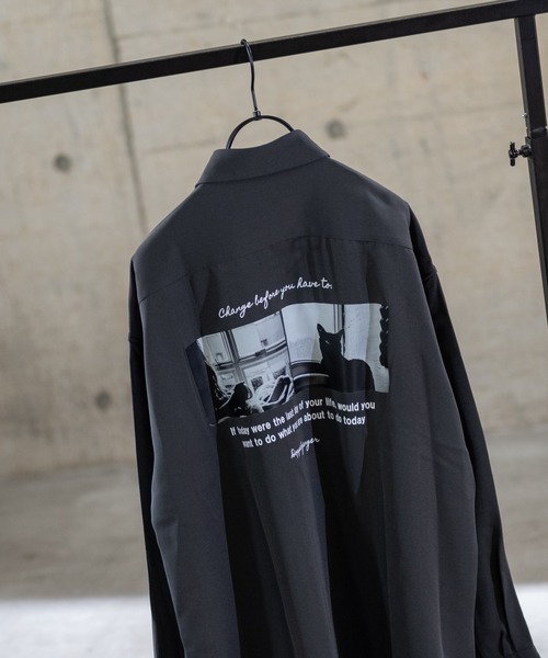 Naive magic(ナイーブマジック)の「【a】ナチュラルストレッチ バックプリント/バック刺しゅうシャツ(シャツ/ブラウス・メンズ・ブルー/ブラック系その他/チャコールグレー/ブルー系その他/ホワイト系その他/ホワイト/マルチ/ベージュ系その他/ブラック・LARGE/X-LARGE/MEDIUM)」の6枚目の写真