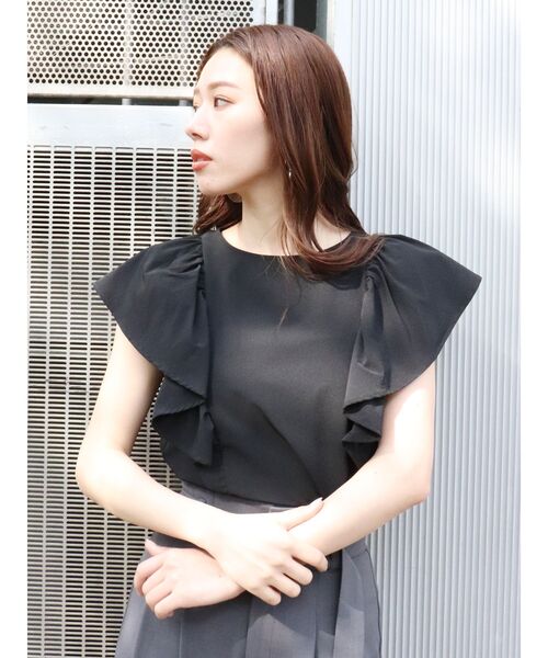 MURUA（ムルーア）の「オーバーラッフルブラウス（シャツ/ブラウス・レディース・ブラック/グリーン・FREE）」の2枚目の写真