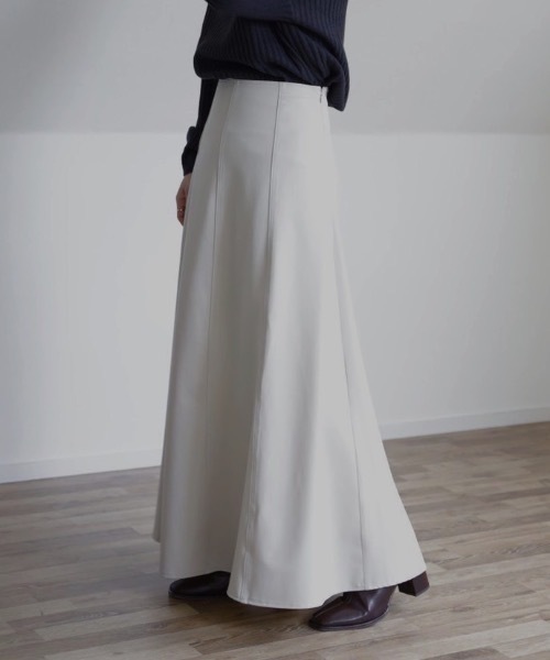 UNFIELD（アンフィールド）の「【UNFIELD TRバックレースアップスカート】（スカート・レディース・ブラック/カーキ/アイボリー・FREE）」の2枚目の写真