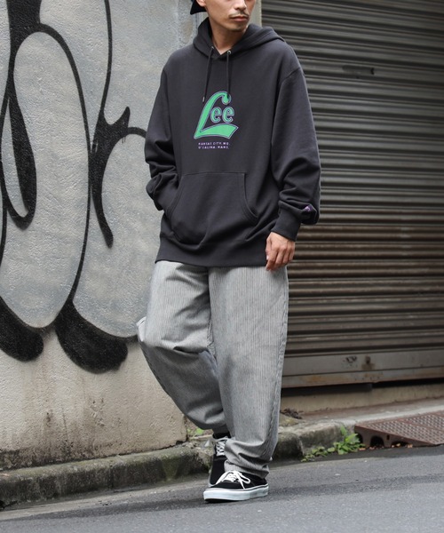 Lee（リー）の「【Lee】ロゴプリントパーカー（パーカー・メンズ・ベージュ/ブラック/ダークグリーン・M/XL/L）」の5枚目の写真