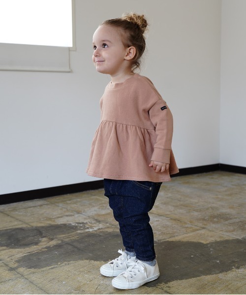 quoti use fith（クゥオティ　ユース　フィス）の「裏毛 長袖 ギャザースウェット（スウェット・キッズ・ホワイト/チャコールグレー/オレンジ・90/100/110/120/80/130）」の11枚目の写真