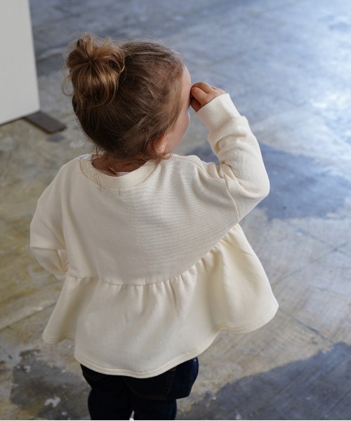 quoti use fith（クゥオティ　ユース　フィス）の「裏毛 長袖 ギャザースウェット（スウェット・キッズ・ホワイト/チャコールグレー/オレンジ・90/100/110/120/80/130）」の10枚目の写真