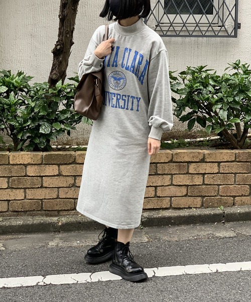 Jewelobe(ジュエローブ)の「カレッジロゴ裏毛ロングワンピース(ワンピース・レディース・ブラック/アイボリー/杢グレー・FREE)」の6枚目の写真