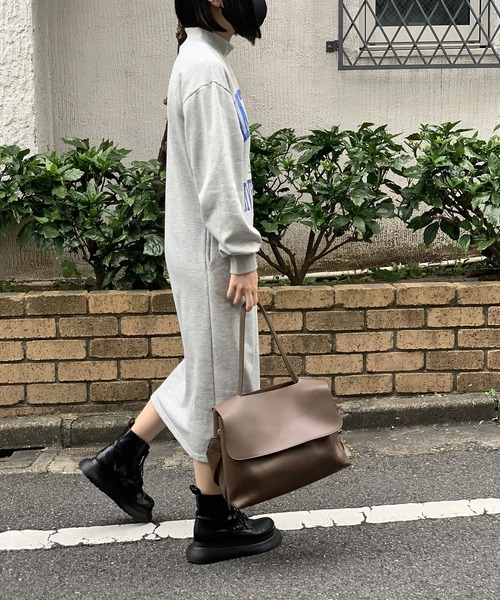 Jewelobe(ジュエローブ)の「カレッジロゴ裏毛ロングワンピース(ワンピース・レディース・ブラック/アイボリー/杢グレー・FREE)」の13枚目の写真