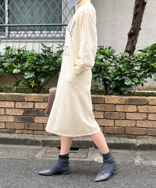 Jewelobe(ジュエローブ)の「カレッジロゴ裏毛ロングワンピース(ワンピース・レディース・ブラック/アイボリー/杢グレー・FREE)」の20枚目の写真