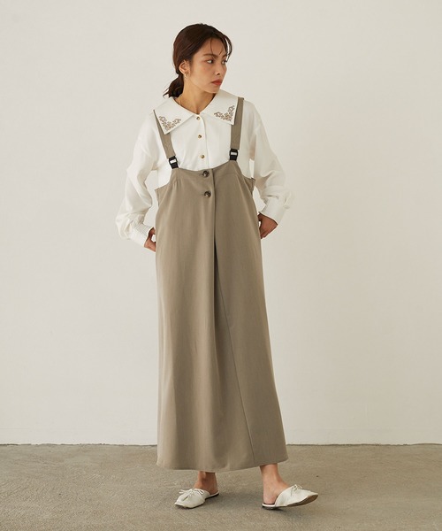 179/WG(イチナナキュウダブルジー)の「ビッグカラーエンブロイダリーブラウス(シャツ/ブラウス・レディース・ベージュ/オフホワイト/サックスブルー・MEDIUM)」の15枚目の写真