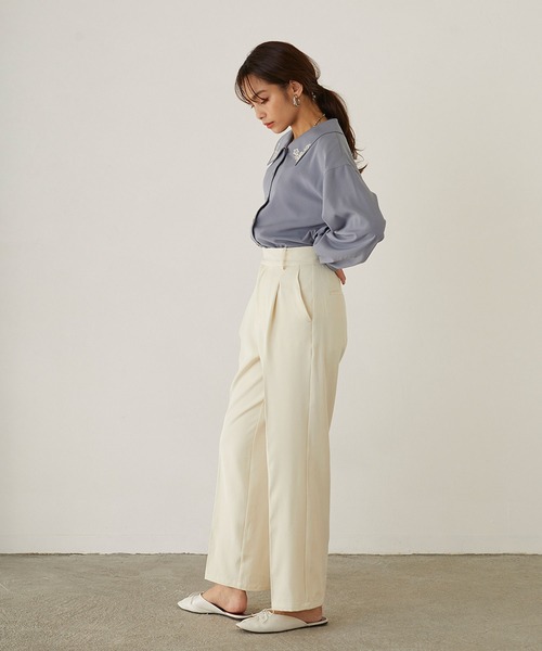 179/WG(イチナナキュウダブルジー)の「ビッグカラーエンブロイダリーブラウス(シャツ/ブラウス・レディース・ベージュ/オフホワイト/サックスブルー・MEDIUM)」の6枚目の写真