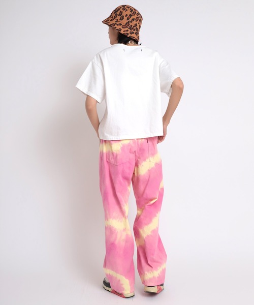 RNA（アールエヌエー）の「B2694 ウェーブシームデニムシャツ（シャツ/ブラウス・レディース・ホワイト/ライトインディゴブルー/スミクロ・MEDIUM）」の16枚目の写真