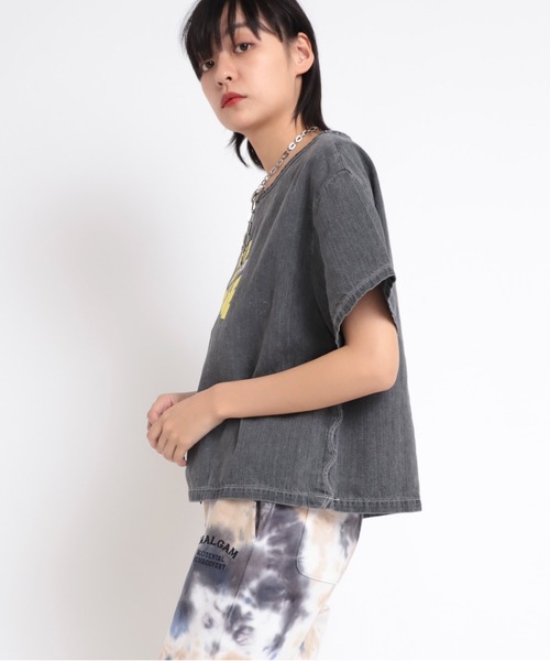 RNA（アールエヌエー）の「B2694 ウェーブシームデニムシャツ（シャツ/ブラウス・レディース・ホワイト/ライトインディゴブルー/スミクロ・MEDIUM）」の22枚目の写真