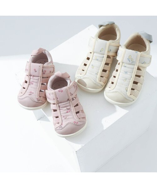 IFME（イフミー）の「IFME4色トドラー水抜きサンダル（サンダル・キッズ・サックスブルー/キナリ/ブラウン/ピンク・18/17/16/19）」の12枚目の写真