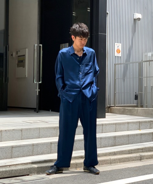 Toironier（トワロニエ）の「Toironier/トワロニエ/Satin Shirt/サテンシャツ（シャツ/ブラウス・メンズ・ネイビー/カーキ/ブラウン・FREE/F）」の11枚目の写真