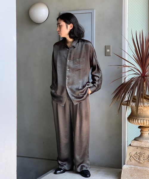 Toironier（トワロニエ）の「Toironier/トワロニエ/Satin Shirt/サテンシャツ（シャツ/ブラウス・メンズ・ネイビー/カーキ/ブラウン・FREE/F）」の17枚目の写真