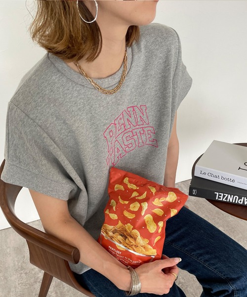 reca（レカ）の「ミニ裏毛ロゴデザイントップス（Tシャツ/カットソー・レディース・ブラック/グレー/グレー系その他・FREE）」の2枚目の写真