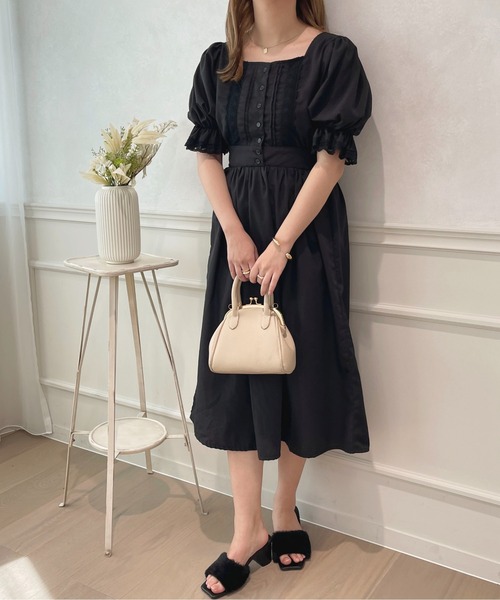 apres jour(アプレジュール)の「ピンタックレースフリルワンピース【ZOZOTOWN限定アイテム】(ワンピース・レディース・ブラック/オフホワイト/ブルー・フリー/X-LARGE)」の2枚目の写真