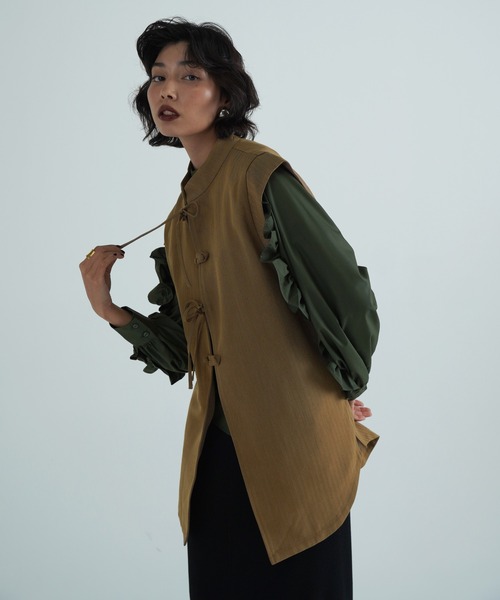 TINA：JOJUN（ティーナジョジュン）の「チャイナ釦 ベスト TINA：JOJUN（ベスト・レディース・キャメル/ネイビー・M）」の3枚目の写真