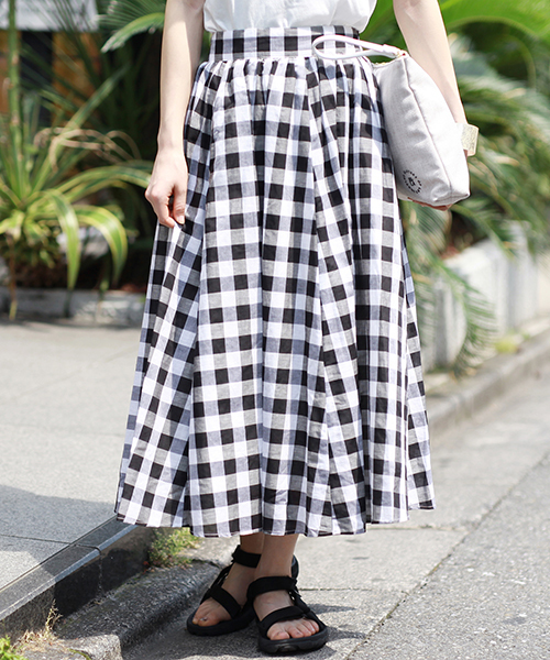 Ray BEAMS(レイビームス)の「Ray BEAMS / ギンガムギャザー フレアースカート(スカート・レディース・グレー/ブラック/ライトブルー・1/0)」の2枚目の写真