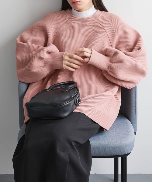 Chaco closet(チャコ クローゼット)の「畦編みボリュームスリーブニットプルオーバー(ニット/セーター・レディース・ブラック/アイボリー/ピンク/ライトグリーン/ブラック×ホワイト/ベージュ系/イエロー/オレンジ系/ネイビー系/ピンク系/グレー系・FREE)」の10枚目の写真