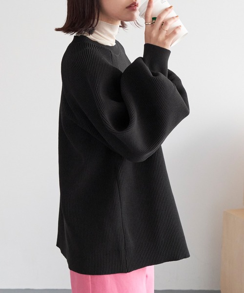 Chaco closet(チャコ クローゼット)の「畦編みボリュームスリーブニットプルオーバー(ニット/セーター・レディース・ブラック/アイボリー/ピンク/ライトグリーン/ブラック×ホワイト/ベージュ系/イエロー/オレンジ系/ネイビー系/ピンク系/グレー系・FREE)」の3枚目の写真