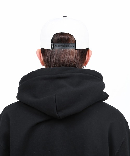 HUF(ハフ)の「TORCH MMXXII SNAPBACK / HUF スナップバック キャップ 帽子(キャップ・メンズ・ホワイト/ブラック・O/S)」の10枚目の写真