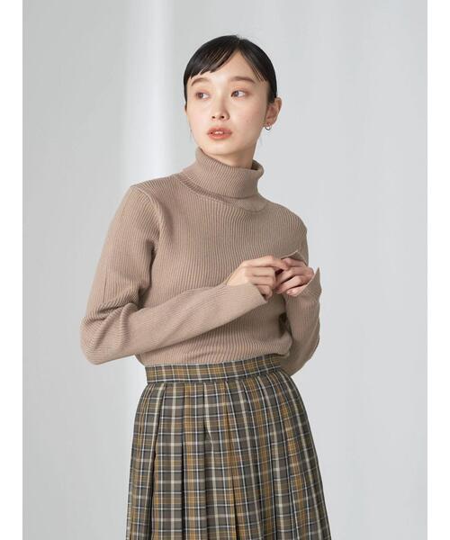 earth music&ecology(アースミュージックアンドエコロジー)の「リブタートルニットプルオーバー(ニット/セーター・レディース・ベージュ/ブラック/ピンク/ブルー/グリーン/アイボリー・M/S)」の10枚目の写真