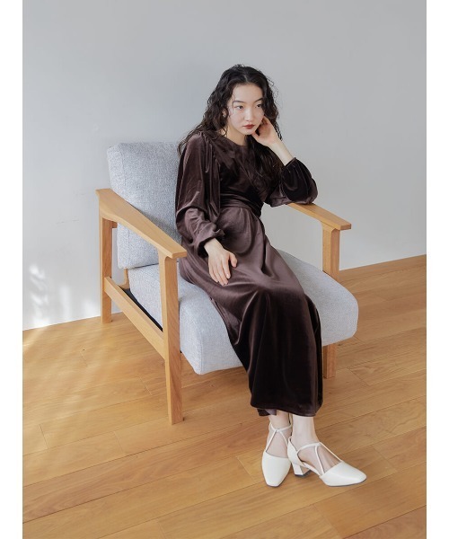 Ayla(アイラ)の「cross strap pumps(パンプス・レディース・ブラック/アイボリー・23.0cm/23.5cm/24.0cm/24.5cm/25.0cm)」の11枚目の写真