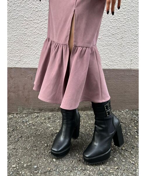 EATME(イートミー)の「フェイクパールボタンマーメイドスカート(スカート・レディース・その他1/ピンク/ブラック・SMALL/MEDIUM)」の11枚目の写真
