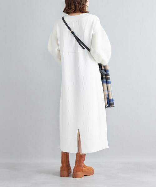ワンピース　ホワイト　sサイズ SHIPS（シップス）の「〈手洗い可能〉袖エアリー切替ロングニット