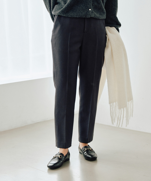 IENA(イエナ)の「Organic Wool ストレートパンツ(その他パンツ・レディース・アイボリー/ピンク/チャコールグレー/エメラルドブルー・40/38/36/34)」の1枚目の写真