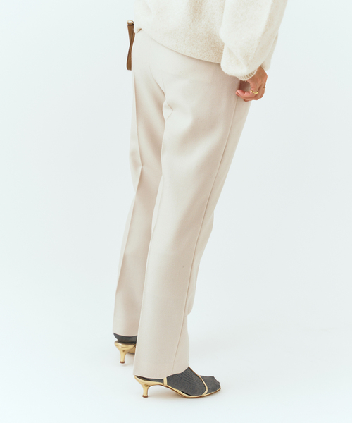IENA(イエナ)の「Organic Wool ストレートパンツ(その他パンツ・レディース・アイボリー/ピンク/チャコールグレー/エメラルドブルー・40/38/36/34)」の2枚目の写真