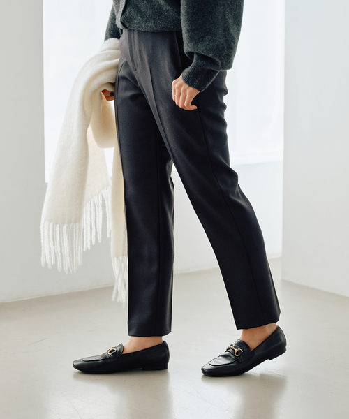 IENA(イエナ)の「Organic Wool ストレートパンツ(その他パンツ・レディース・アイボリー/ピンク/チャコールグレー/エメラルドブルー・40/38/36/34)」の9枚目の写真