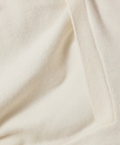 abahouse mavie（アバハウスマヴィ）の「袖ボリュームプルオーバー（ニット/セーター・レディース・ダークグリーン/ホワイト/ブラック/イエロー・フリー）」の8枚目の写真