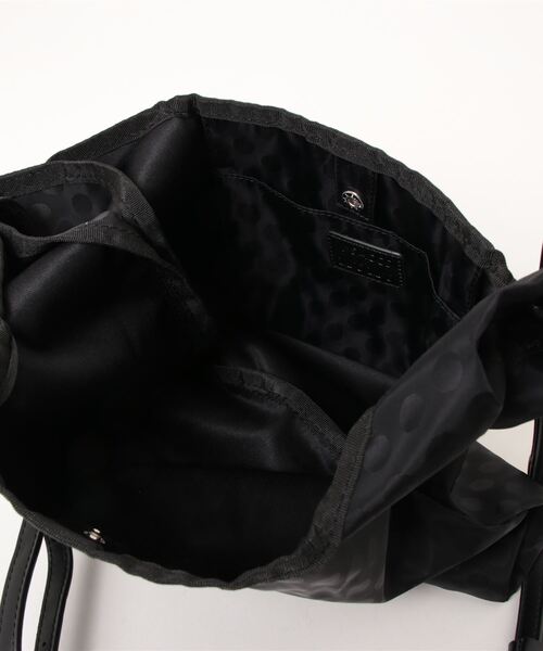 Y'SACCS（イザック）の「【イザック×MUMU】2WAYエコバッグ（ショルダーバッグ・レディース・レッド/ブラック/レオパード/ブラック系その他・FREE）」の11枚目の写真