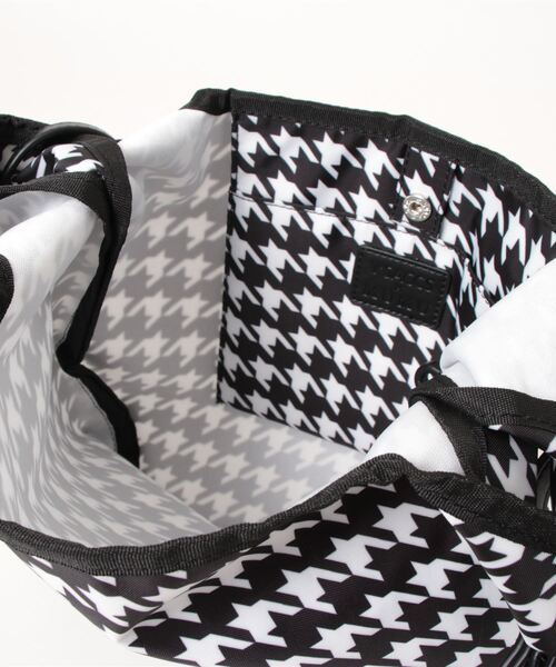 Y'SACCS（イザック）の「【イザック×MUMU】2WAYエコバッグ（ショルダーバッグ・レディース・レッド/ブラック/レオパード/ブラック系その他・FREE）」の8枚目の写真