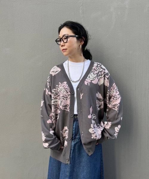 BEAVER(ビーバー)の「B omnivore/ビーオムニボー 14GG JACQUARD KNIT CARDIGAN ジャガードカーディガン(ニット/セーター・メンズ・チャコールグレー/ホワイト・MEDIUM/LARGE)」の4枚目の写真