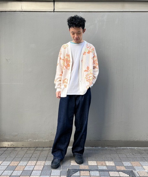 BEAVER(ビーバー)の「B omnivore/ビーオムニボー 14GG JACQUARD KNIT CARDIGAN ジャガードカーディガン(ニット/セーター・メンズ・チャコールグレー/ホワイト・MEDIUM/LARGE)」の3枚目の写真