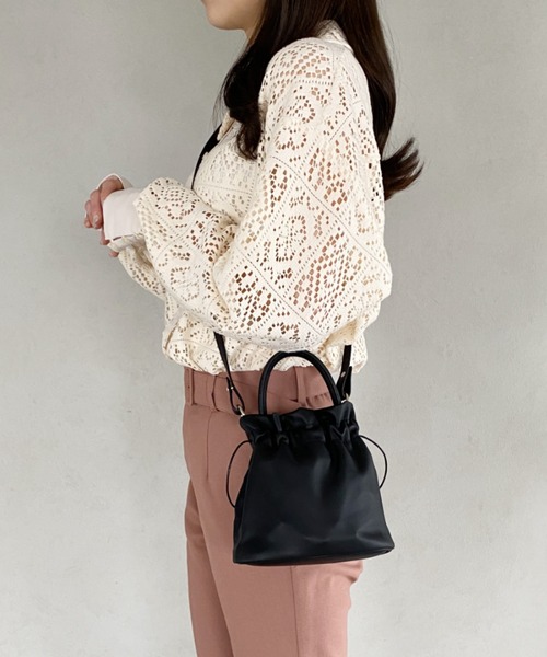 thank U more(サンキューモア)の「2way 巾着型 ハンドバッグ ショルダーバッグ(ショルダーバッグ・レディース・ブラック/アイボリー・FREE)」の12枚目の写真