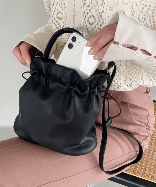 thank U more(サンキューモア)の「2way 巾着型 ハンドバッグ ショルダーバッグ(ショルダーバッグ・レディース・ブラック/アイボリー・FREE)」の14枚目の写真