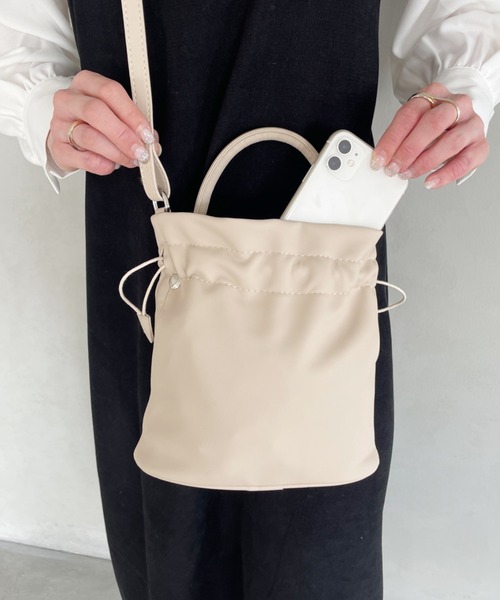 OHGA ショルダーバッグ アイボリー 巾着ハンドバック OHGA ショルダーバッグ アイボリー 巾着ハンドバック - メルカリ