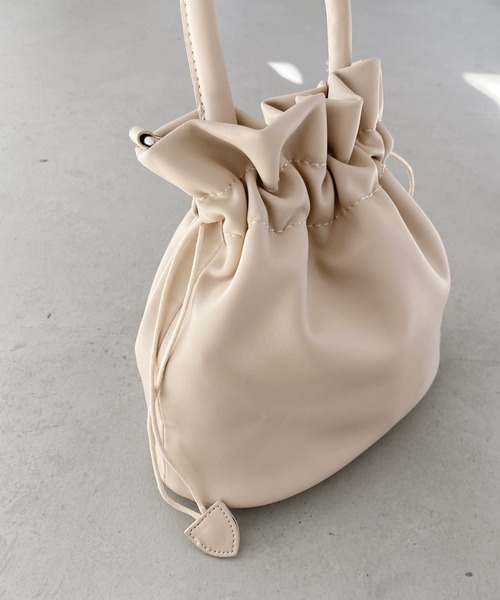 thank U more(サンキューモア)の「2way 巾着型 ハンドバッグ ショルダーバッグ(ショルダーバッグ・レディース・ブラック/アイボリー・FREE)」の18枚目の写真