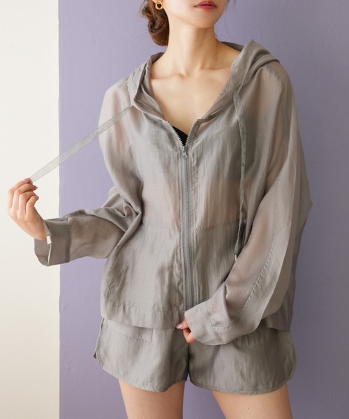 IAMUSE（アイアミューズ）の「シアーパーカーセットアップ　ビーチウェア/ラッシュガード S0929【IAMUSE】（ラッシュガード・レディース・グレー/アイボリー・FREE）」の2枚目の写真