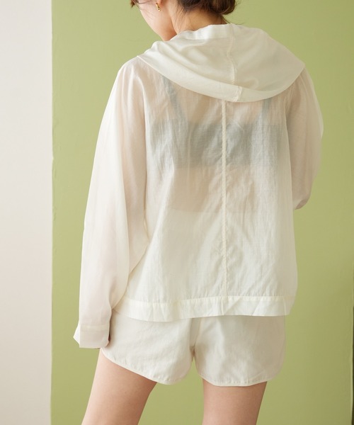 IAMUSE（アイアミューズ）の「シアーパーカーセットアップ　ビーチウェア/ラッシュガード S0929【IAMUSE】（ラッシュガード・レディース・グレー/アイボリー・FREE）」の6枚目の写真