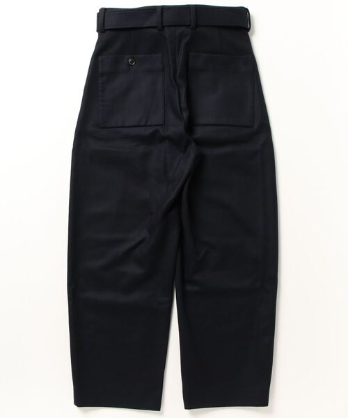 URU(ウル)の「WOOL MELTON - BELTED PANTS(スラックス・メンズ・ネイビー・2/3)」の2枚目の写真